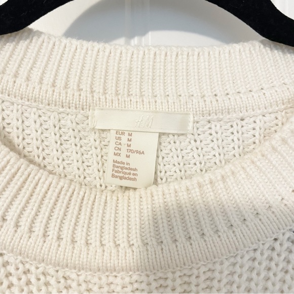 H&M Creamy White Knit Sweater Size Medium - Picture 4 of 6